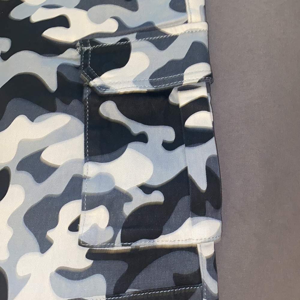 Cargo pants - Picture 2 of 4